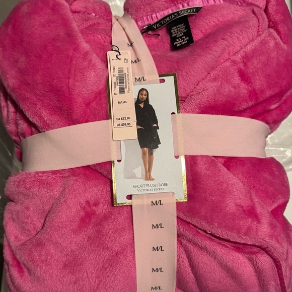 PINK Victoria's Secret Other - Victoria's Secret Pink Short Plush Robe